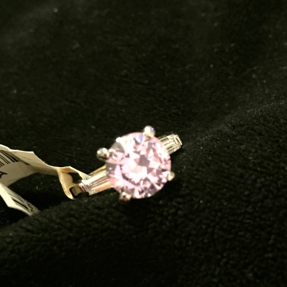 🟢 5/45 Beautiful Pink Stone Ring - Picture 2 of 5